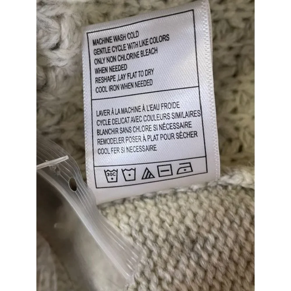 Steve Madden Knit button Cardigan MEDIUM (899) - Picture 4 of 10